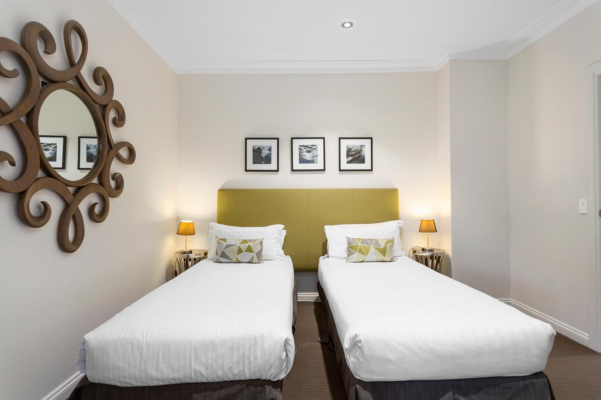 Clarion Suites Gateway ملبورن الغرفة الصورة