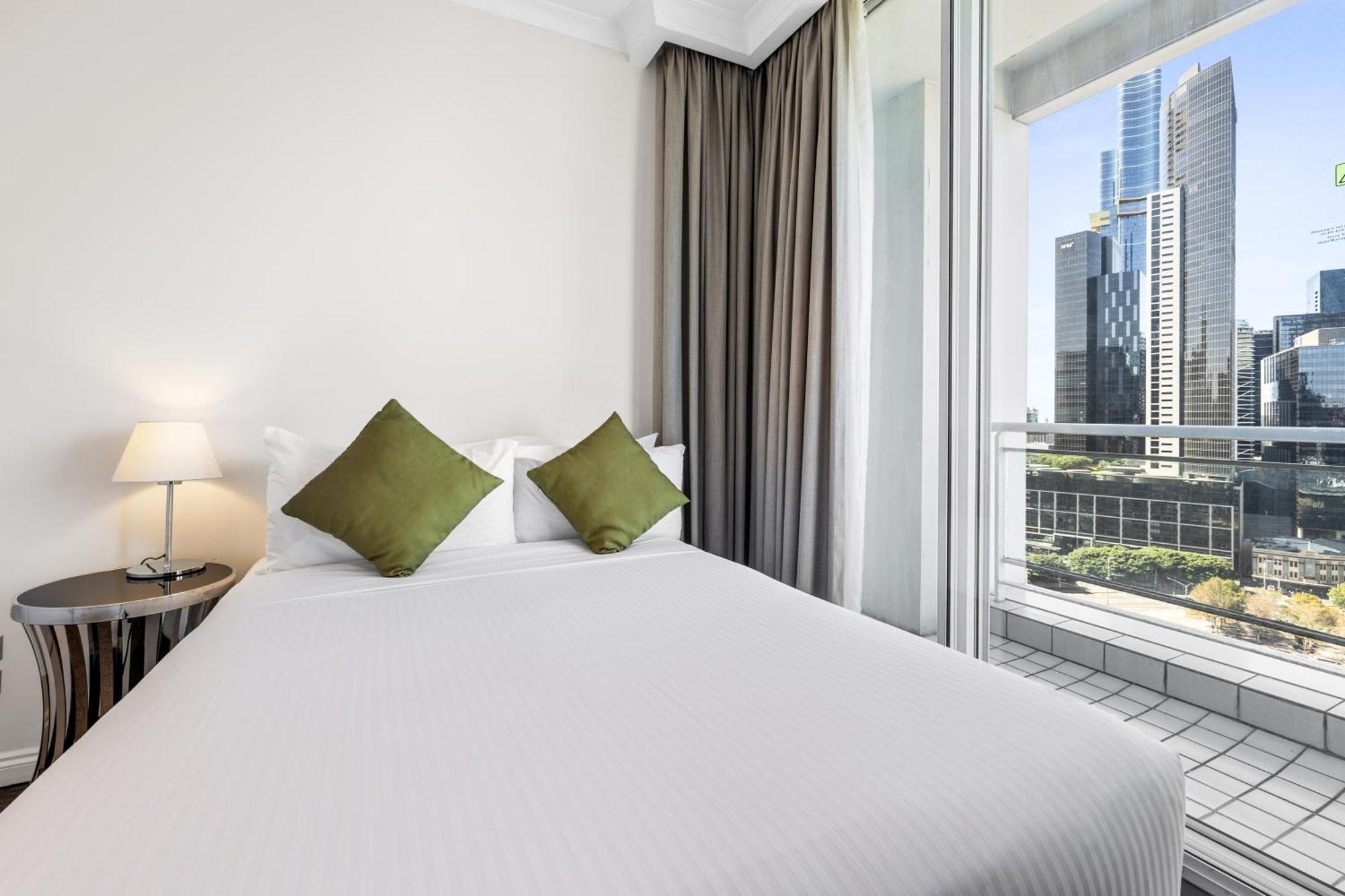 Clarion Suites Gateway ملبورن الغرفة الصورة