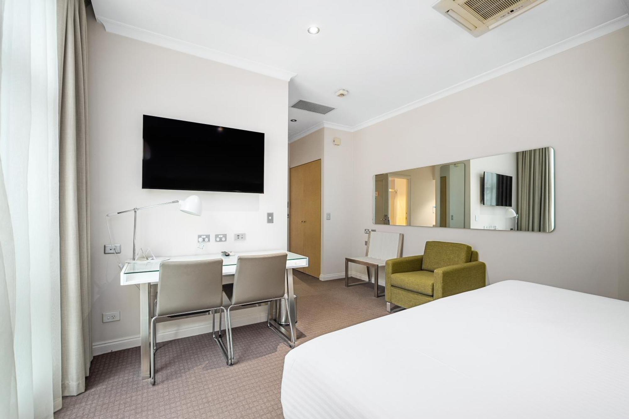 Clarion Suites Gateway ملبورن الغرفة الصورة